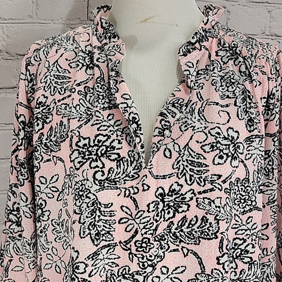 C&E V neck high collar blouse - Picture 3 of 10